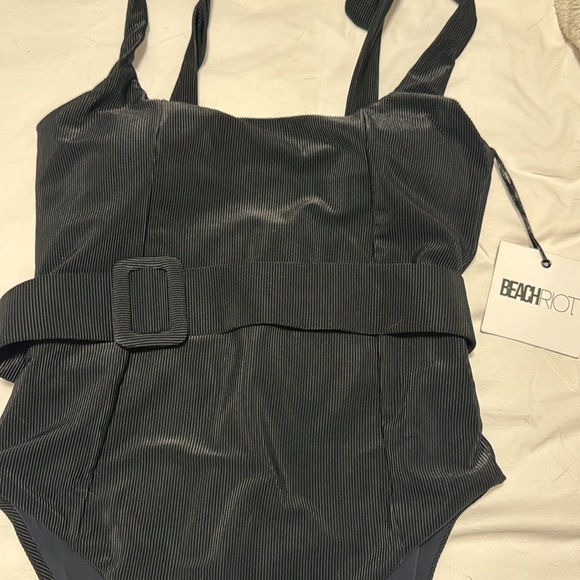 Beach Riot Sydney belted One-piece Swimsuit, X-Large, $168 - Picture 6 of 8